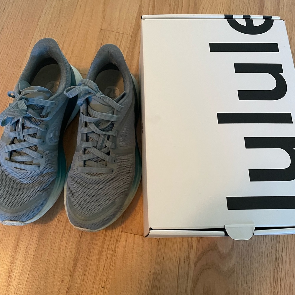 Lulul bliss fell size 8 running shoes women